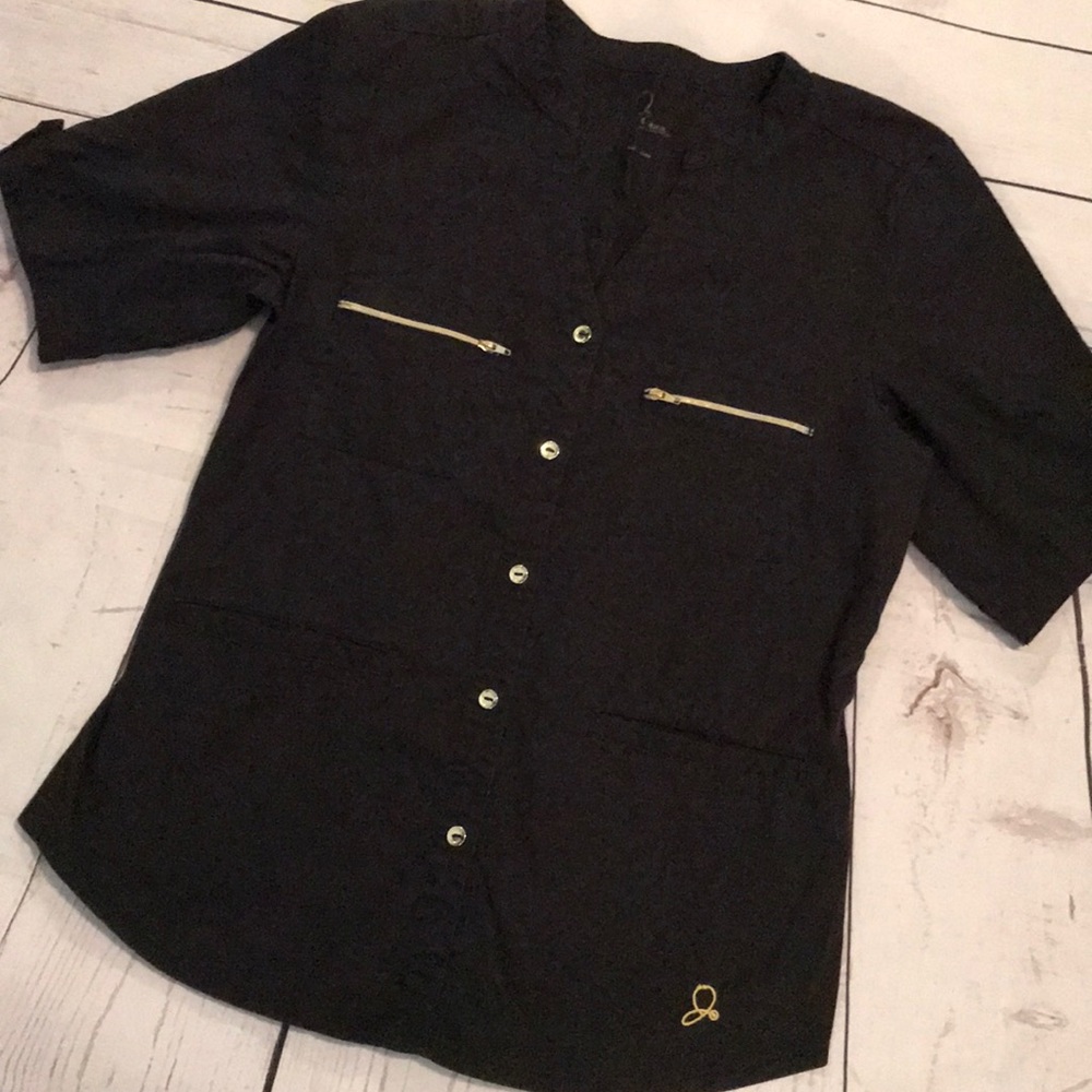 Jaanuu Button up scrub top size Small